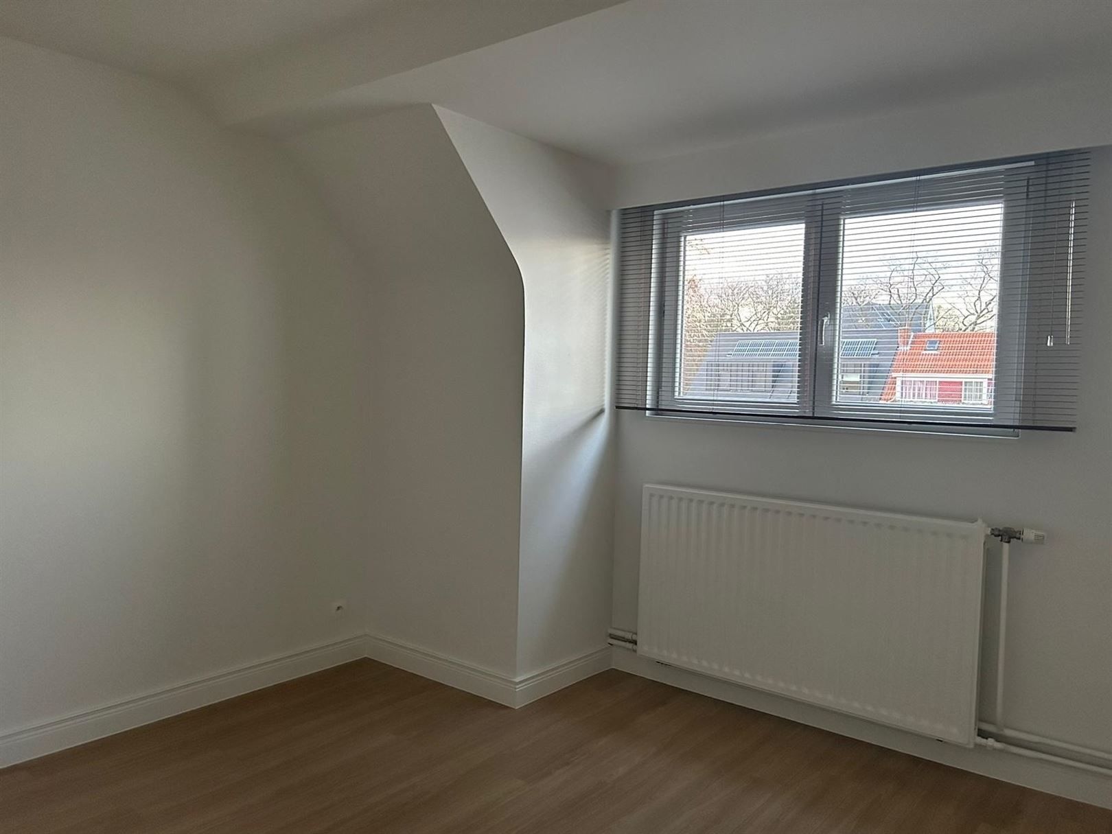 Gerenoveerde woning met vier slaapkamers en garage op rustige locatie foto 20