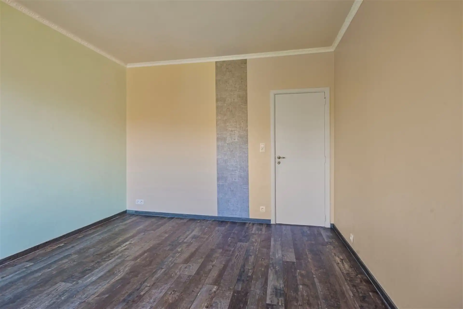 Ruime gerenoveerde villa met 4 slaapkmaers in residentiele wijk foto 7