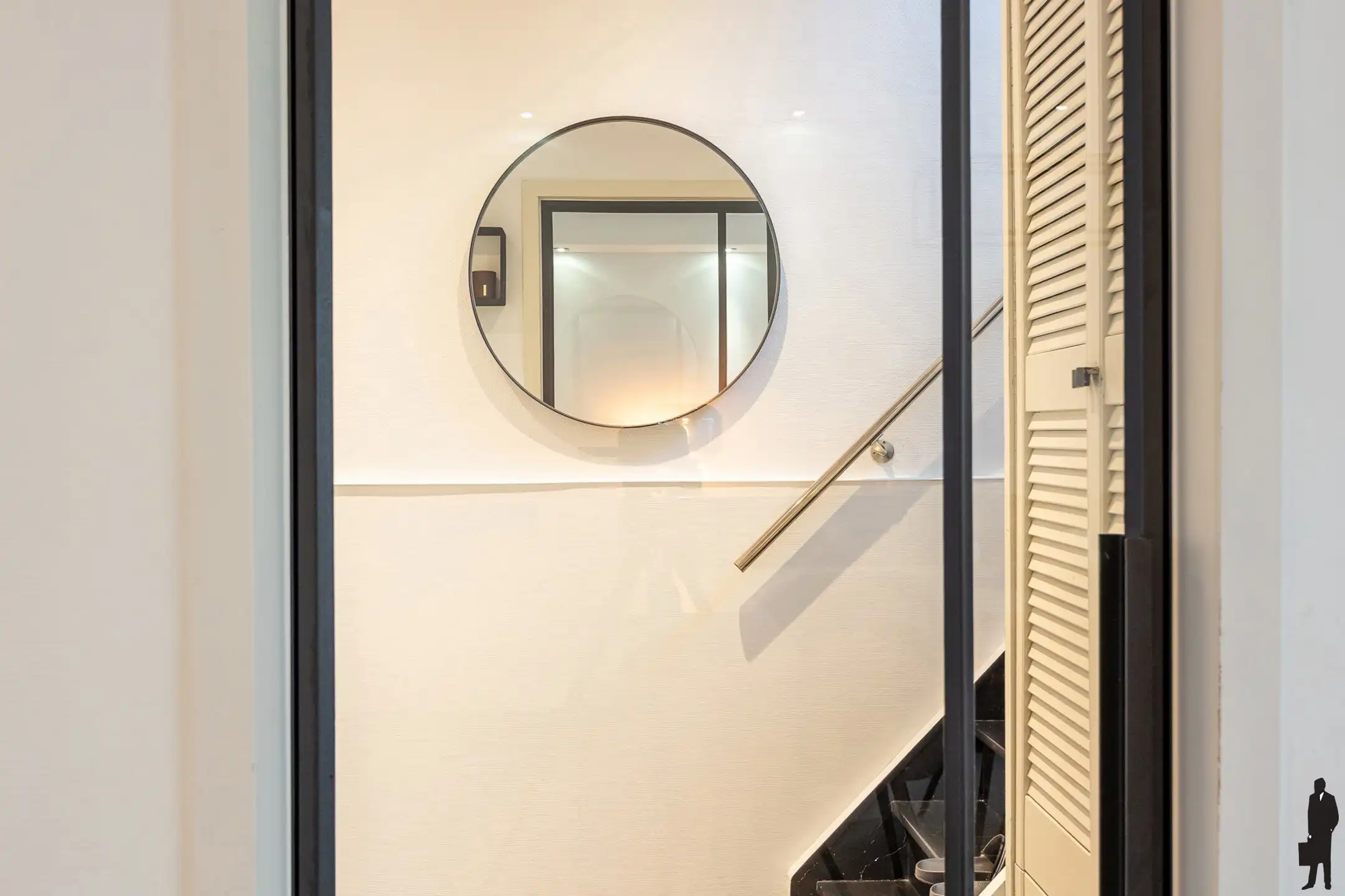 Ruime gezinswoning: 4 slpk, garage + veel bergruimte foto 8