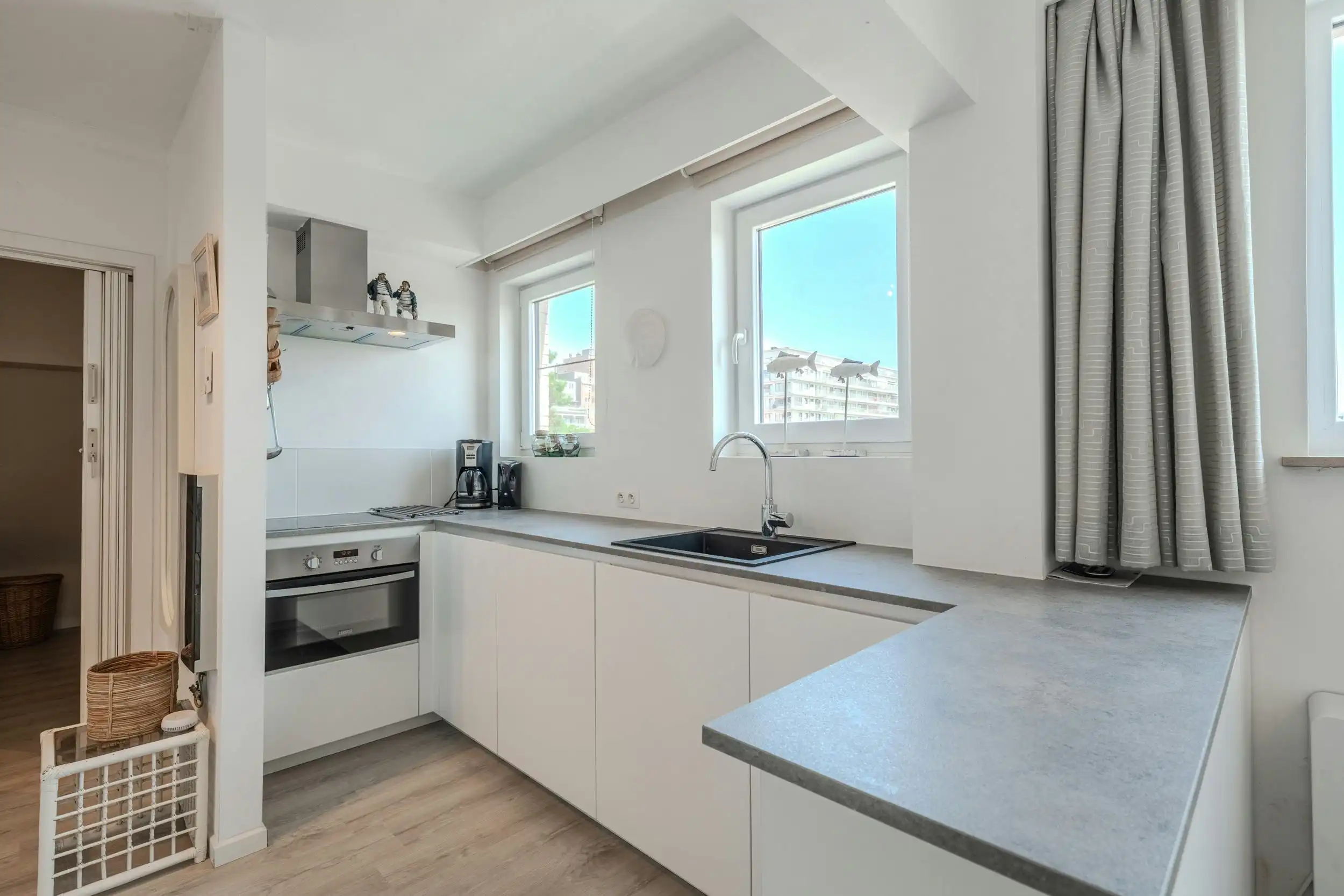 Prachtig gerenoveerd appartement met terras en 2 slaapkamers foto 4