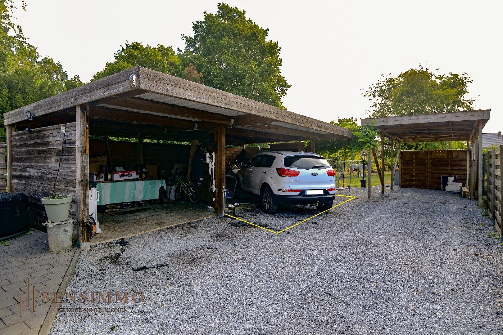 Ruim en instapklaar duplex appartement met carport en terras foto 22