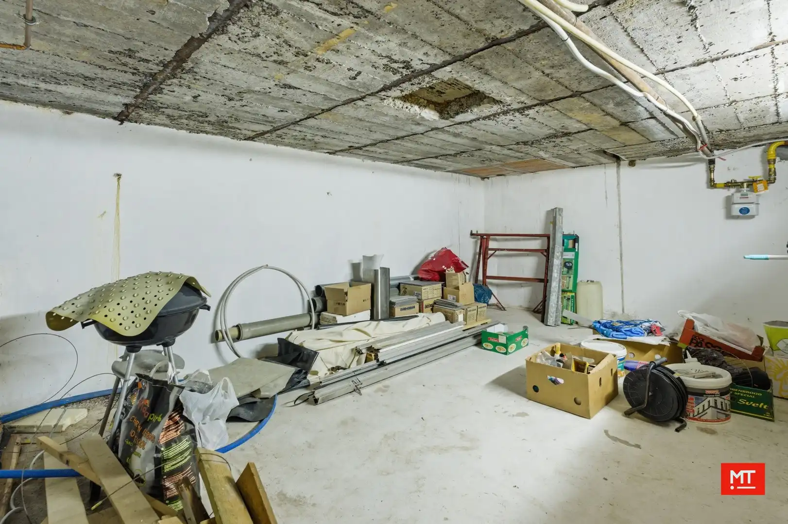 Ruime, instapklare woning met 4 slaapkamers en zonnige tuin in Wevelgem foto 16