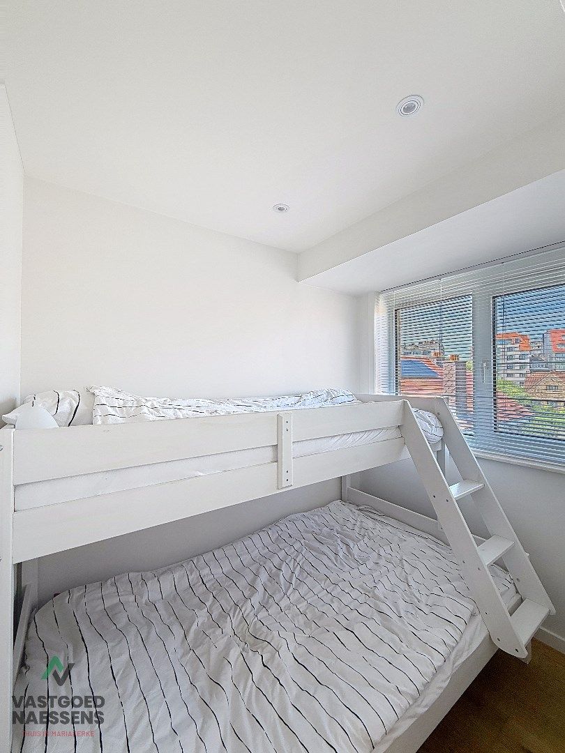 SCHITTEREND VERNIEUWDE STUDIO MET SLAAPHOEK VLAKBIJ ZEEDIJK  foto 7