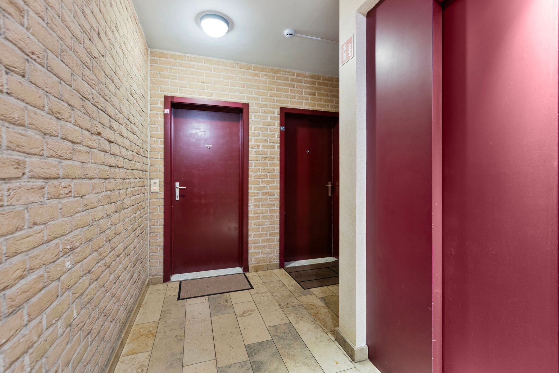 Centraal gelegen appartement met 2 slaapkamers.  foto 3