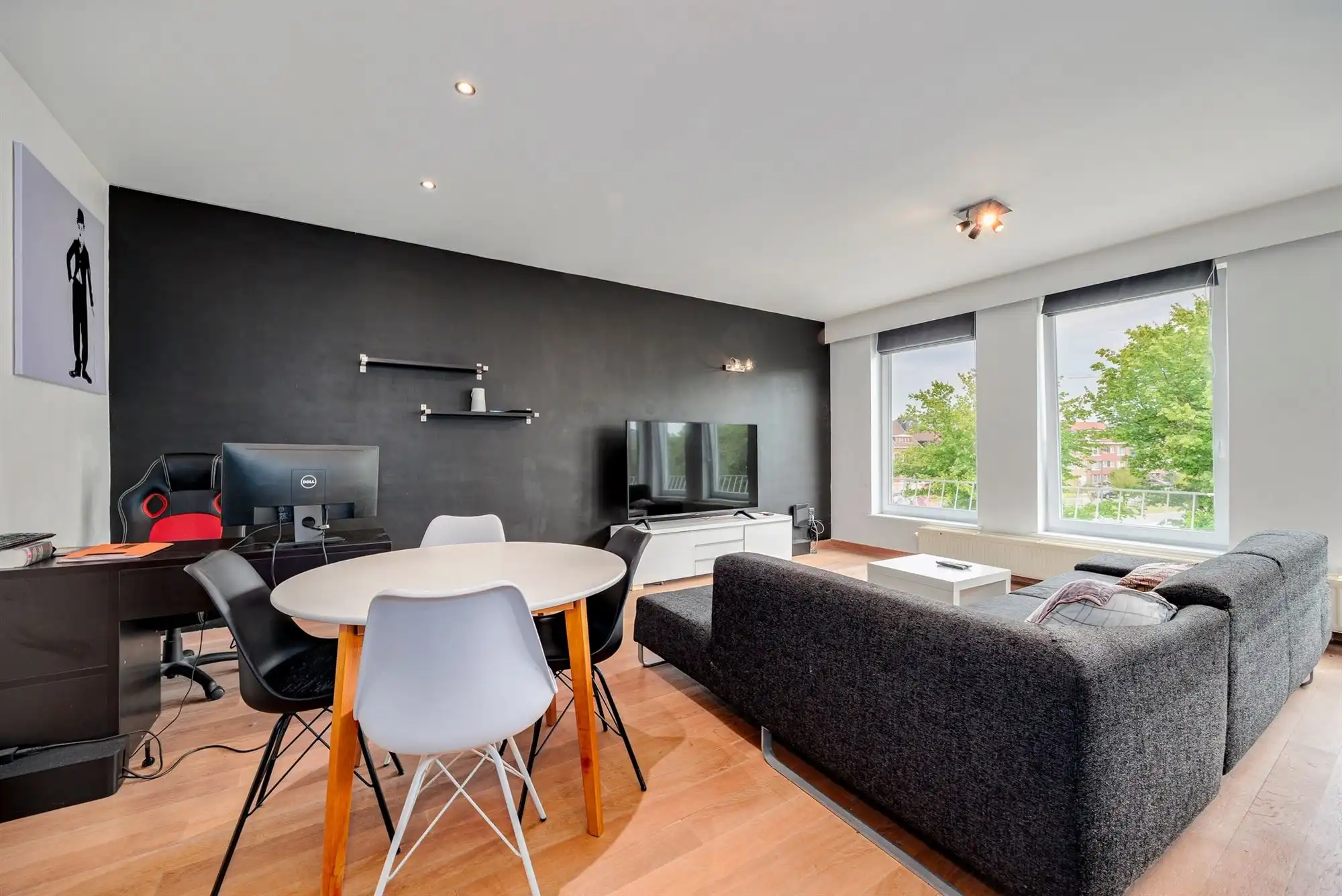2 slpk appartement met terras te Merksem foto 2