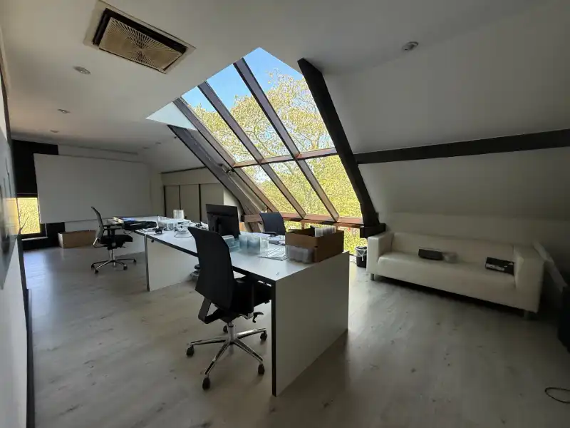 Toplocatie langs de E313: karaktervol kantoor- en opslagcomplex foto 5