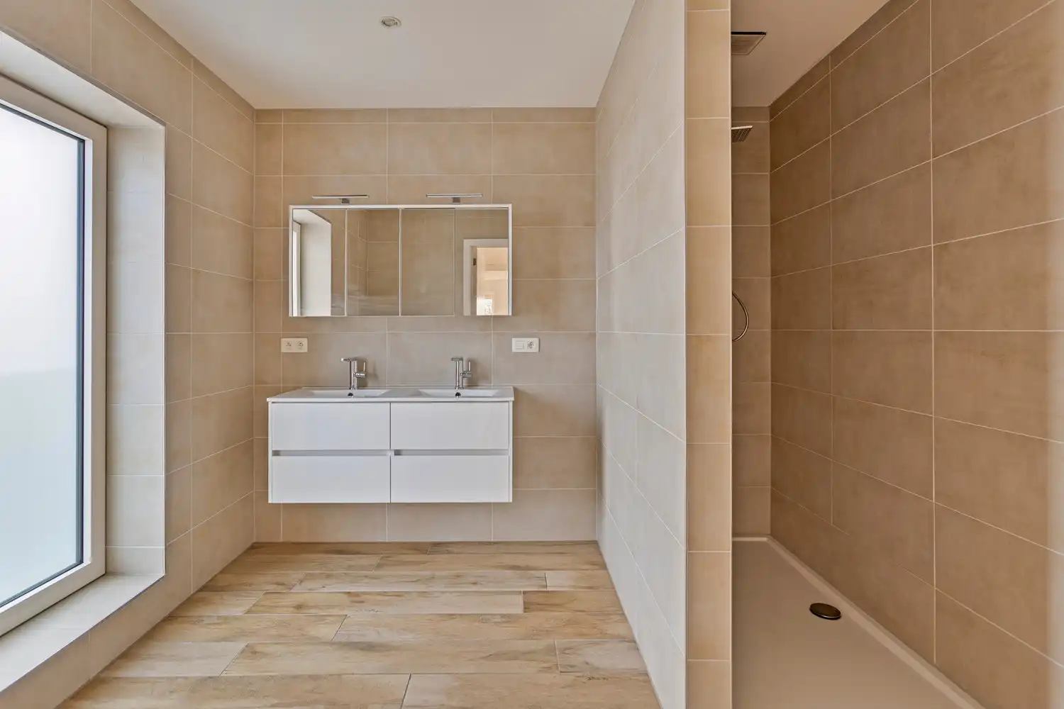 ENERGIEZUINIG (E-peil 51) LUXE APPARTEMENT TE DIEST! foto 22