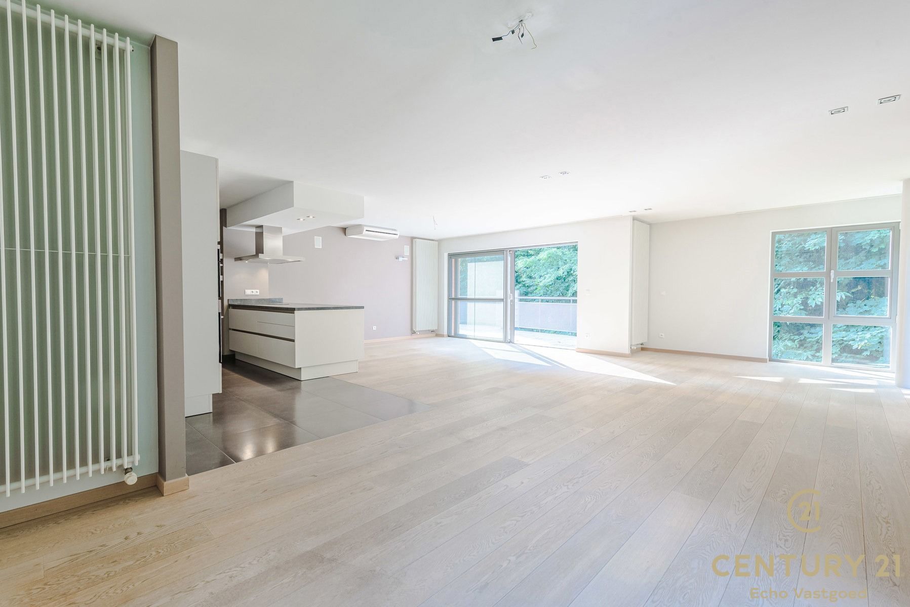 Luxe, ruime penthouse (192m²) met groot terras tegen het bos foto 9