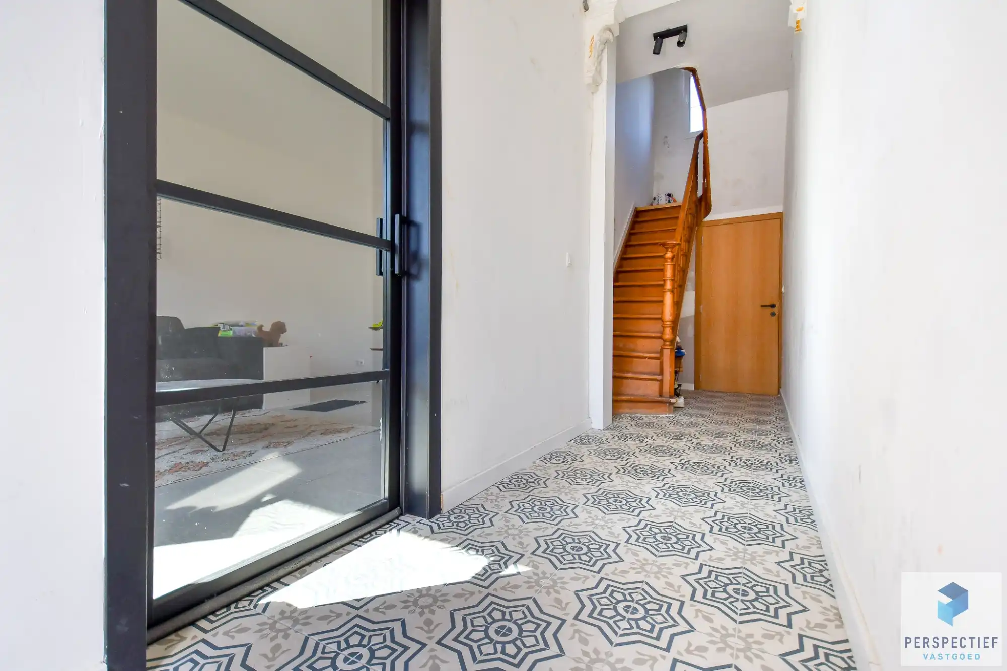 Ruime mooi gerenoveerde woning met 3 slpk en tuin foto 9