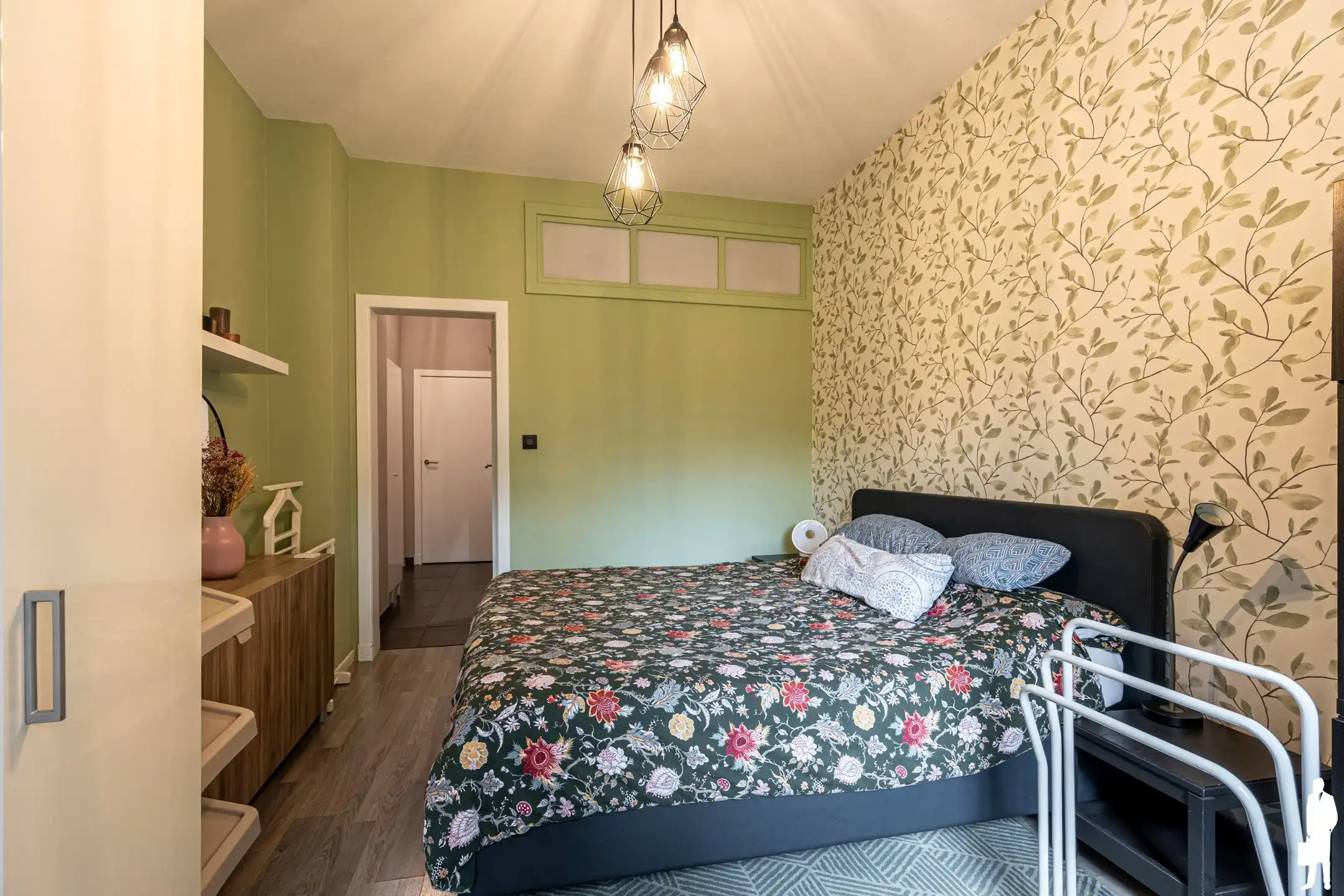 Gelijkvloers app. van ca. 110 m² met 2 slpks en staanplaats foto 17