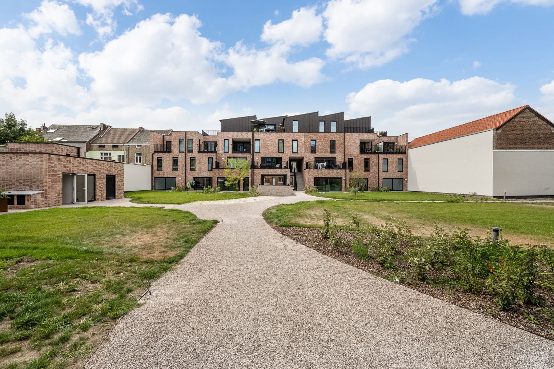 Nieuwbouwappartement met 2 slpks + 2 terrassen foto 9