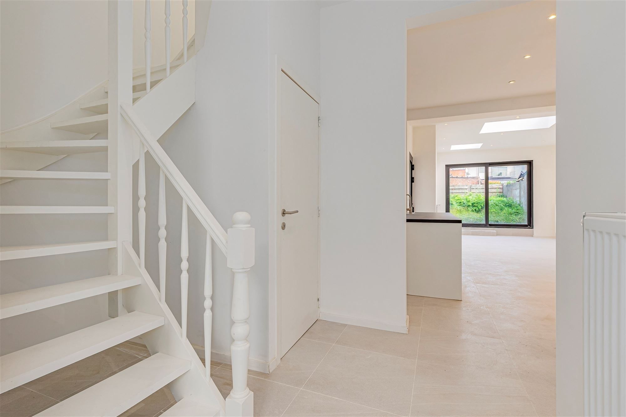 Gerenoveerd huis met 3 slpks en tuin te Hemiksem foto 12