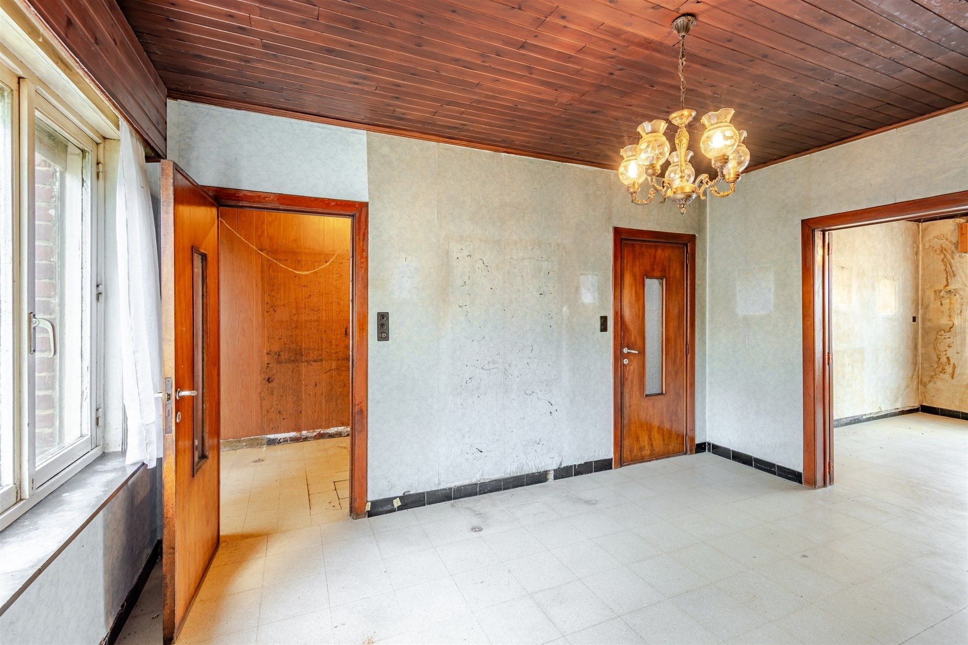Volledig te renoveren woning met 3 slaapkamers in Wetteren foto 7