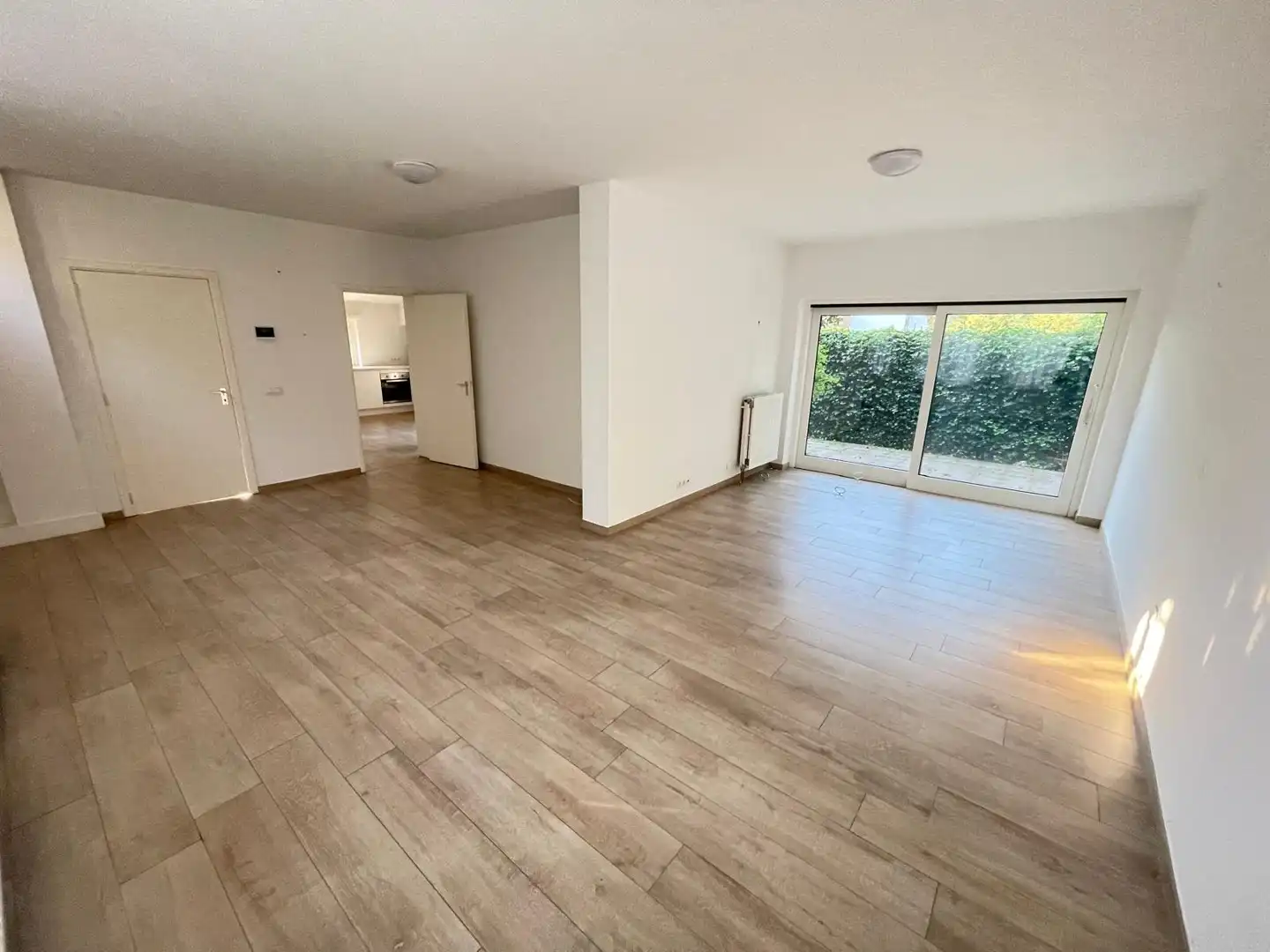 HUIS MET TUIN foto 5