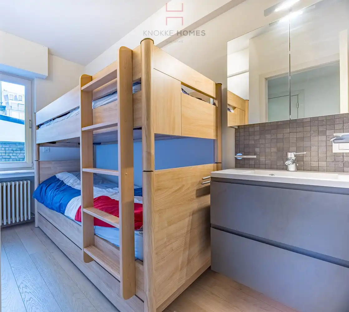 Instapklaar appartement met frontaal zeezicht gelegen nabij het Driehoeksplein foto 10