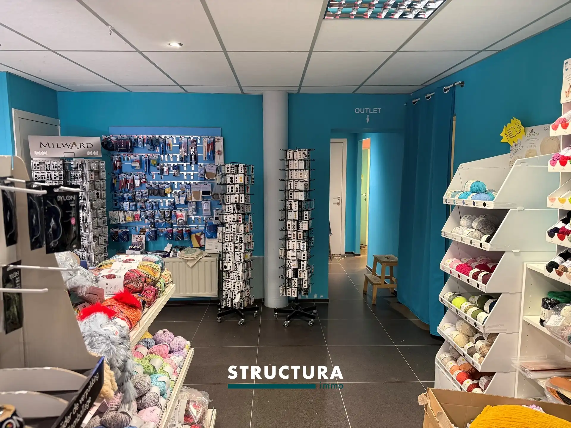 Ruime winkelruimte +/- 250 m² foto 6