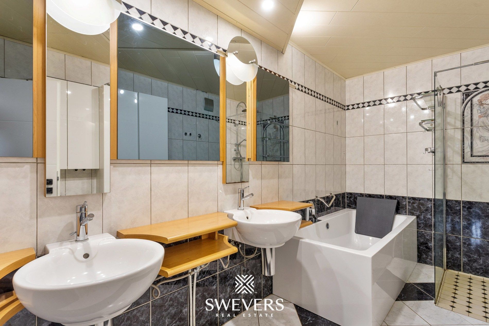 Ruime & energiezuinige gezinswoning in Sint-Truiden foto 13