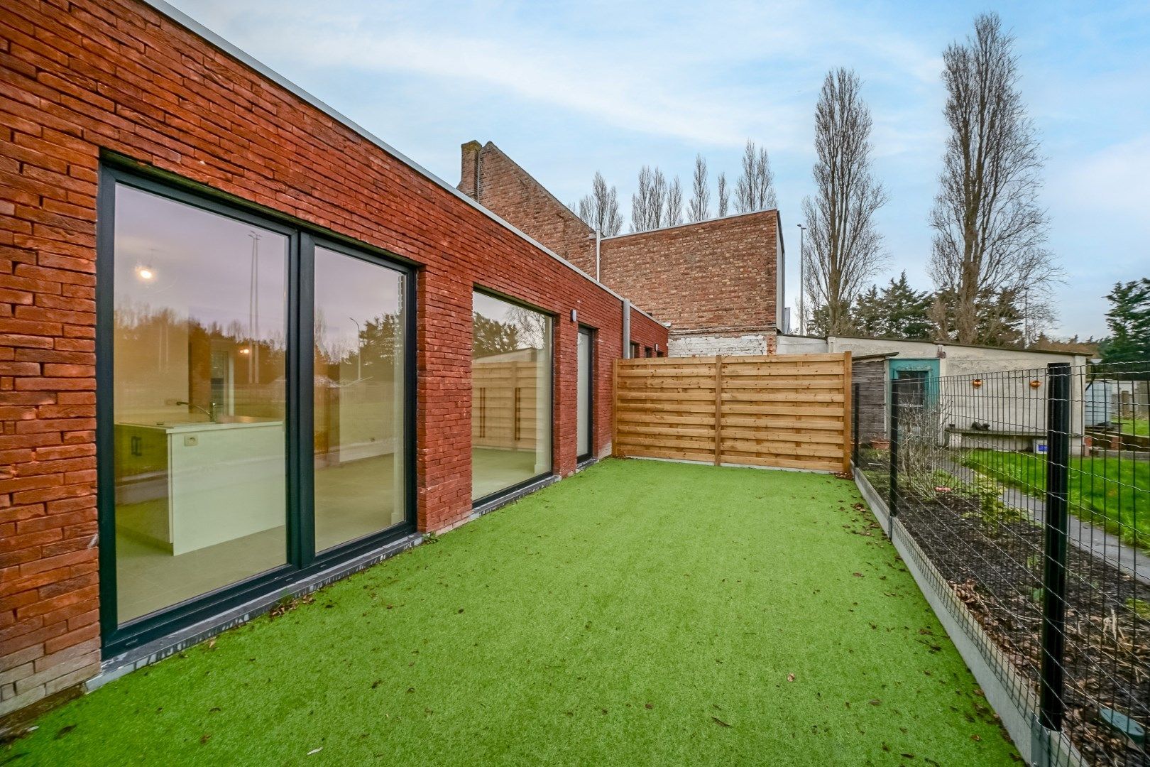 Totaal gerenoveerde woning te Huur in Zandvoorde met 3 slaapkamers en tuintje foto 6