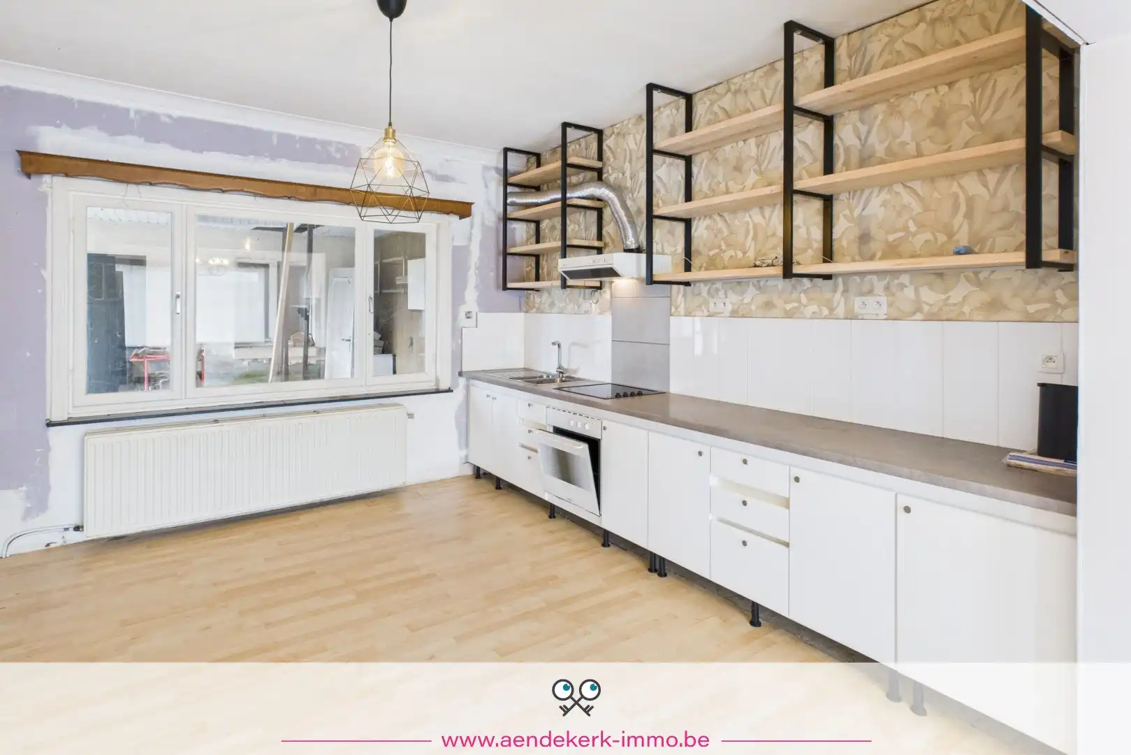 Rustig gelegen, te renoveren, woning met 3 slaapkamers nabij het centrum van Bree  foto 5