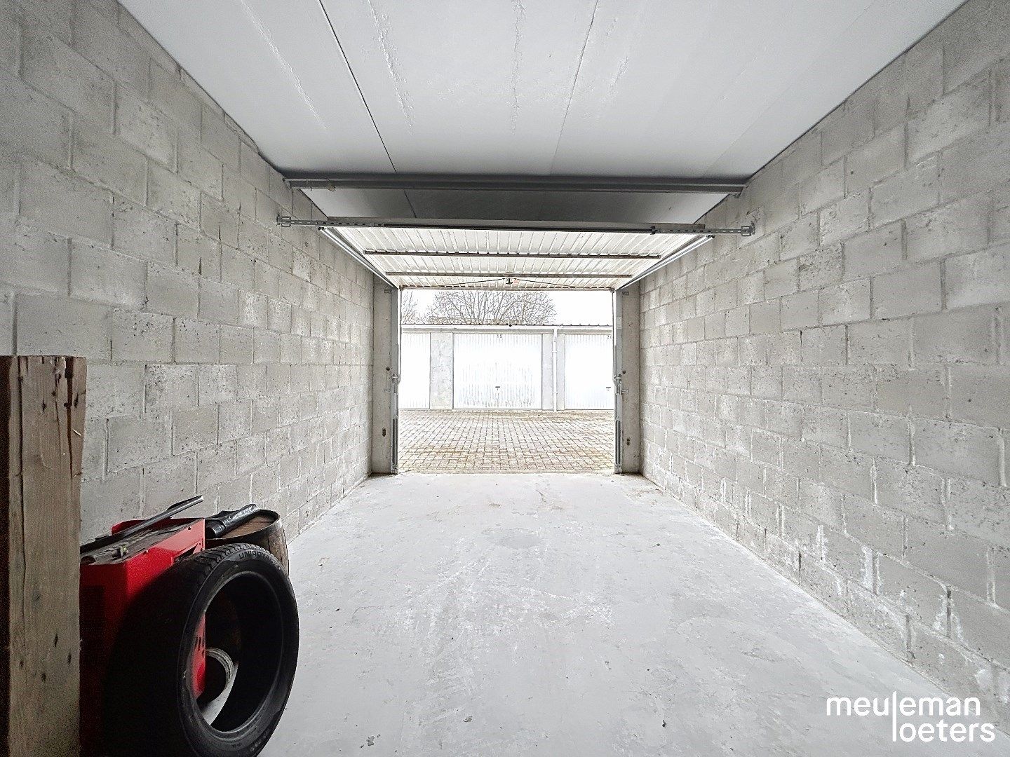 Vlot bereikbare garagebox in centrum foto 9
