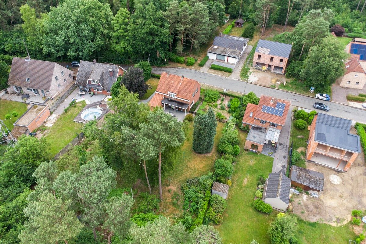 Rustig gelegen woning met oa 4 slpks op een mooi breed perceel van 21 are. foto 34