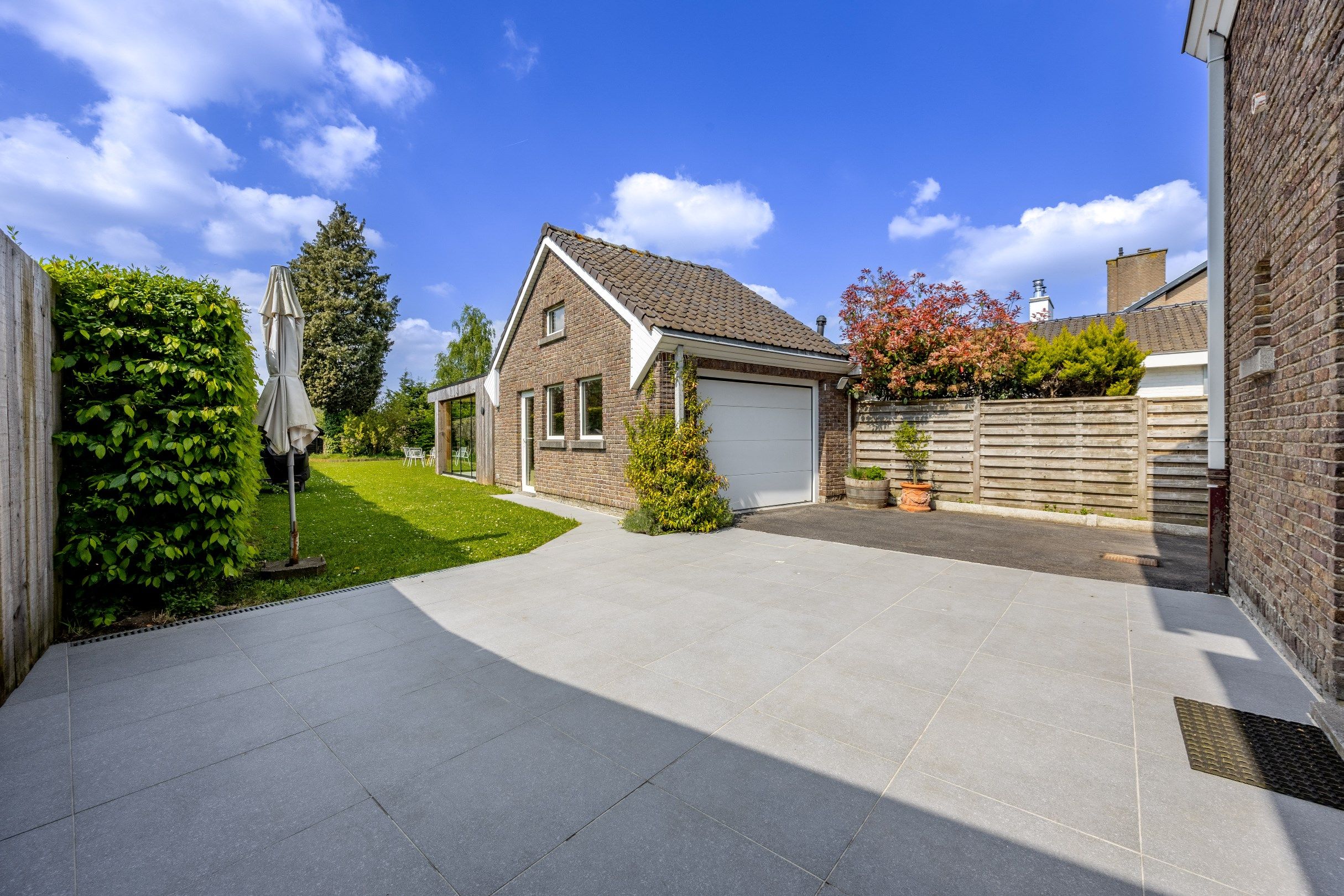 GERENOVEERDE HOB MET BIJGEBOUW EN GARAGE foto 6