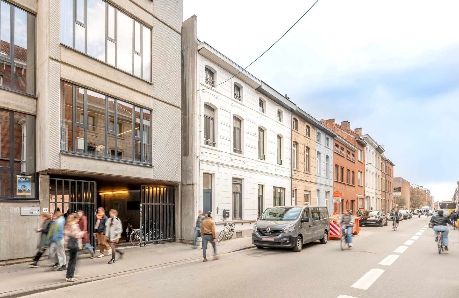 Lichtrijke studentenkamer met eigen sanitair in hartje Leuven  foto 7