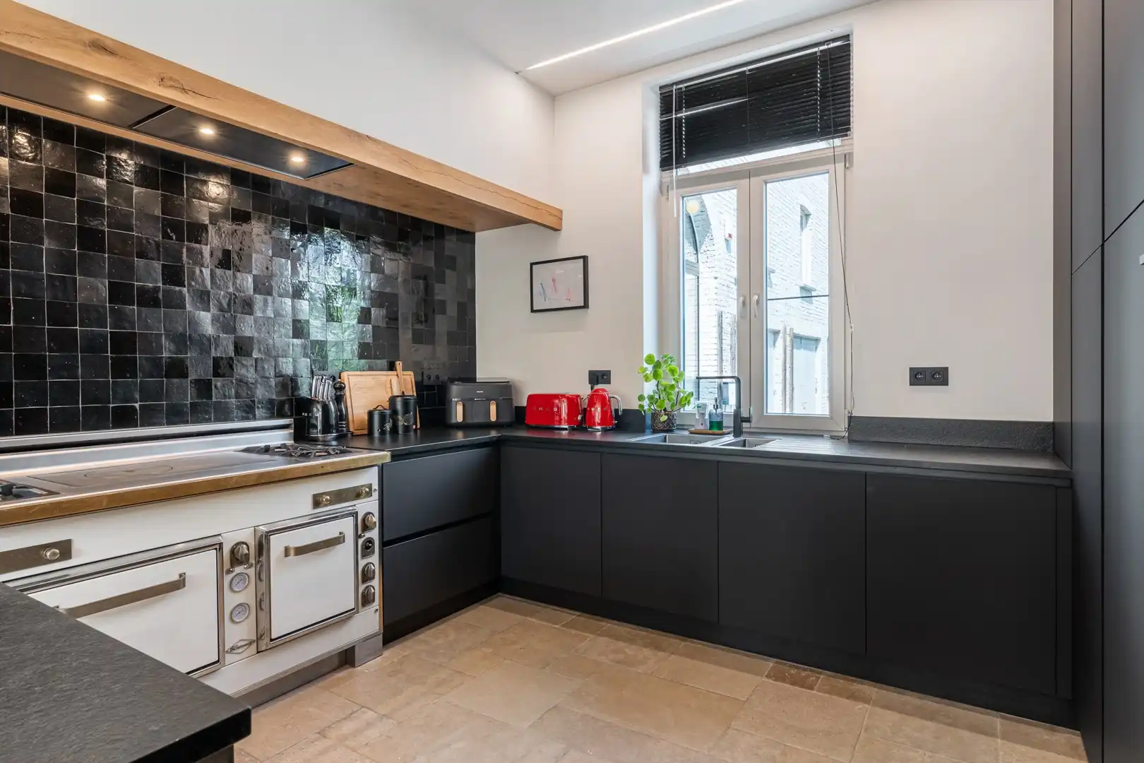 Karaktervolle gerenoveerde hoeve met 576 m² woonoppervlakte op 28a 02ca in Landen-Walshoutem. foto 13