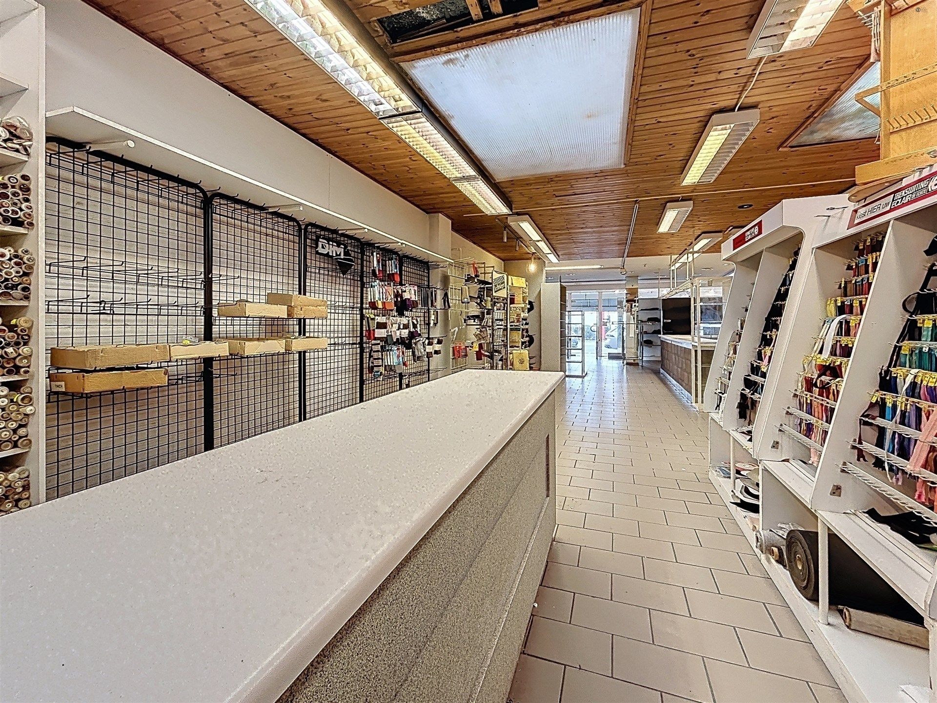 Handelspand met woongelegenheid + 2 app foto 5