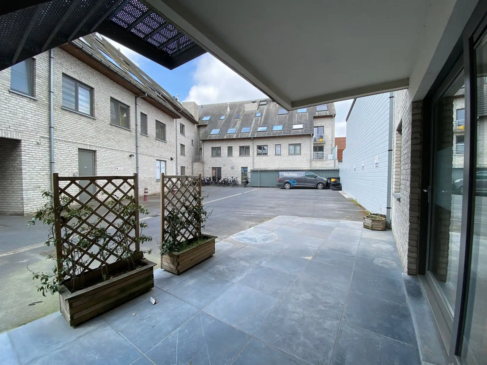 Gelijkvloers appartement met 2 slaapkamers en autostaanplaats  foto 14