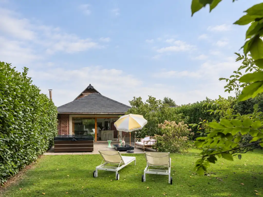 Karaktervolle woning met polyvalente achterbouw en aangename tuin in Westrem. foto 36