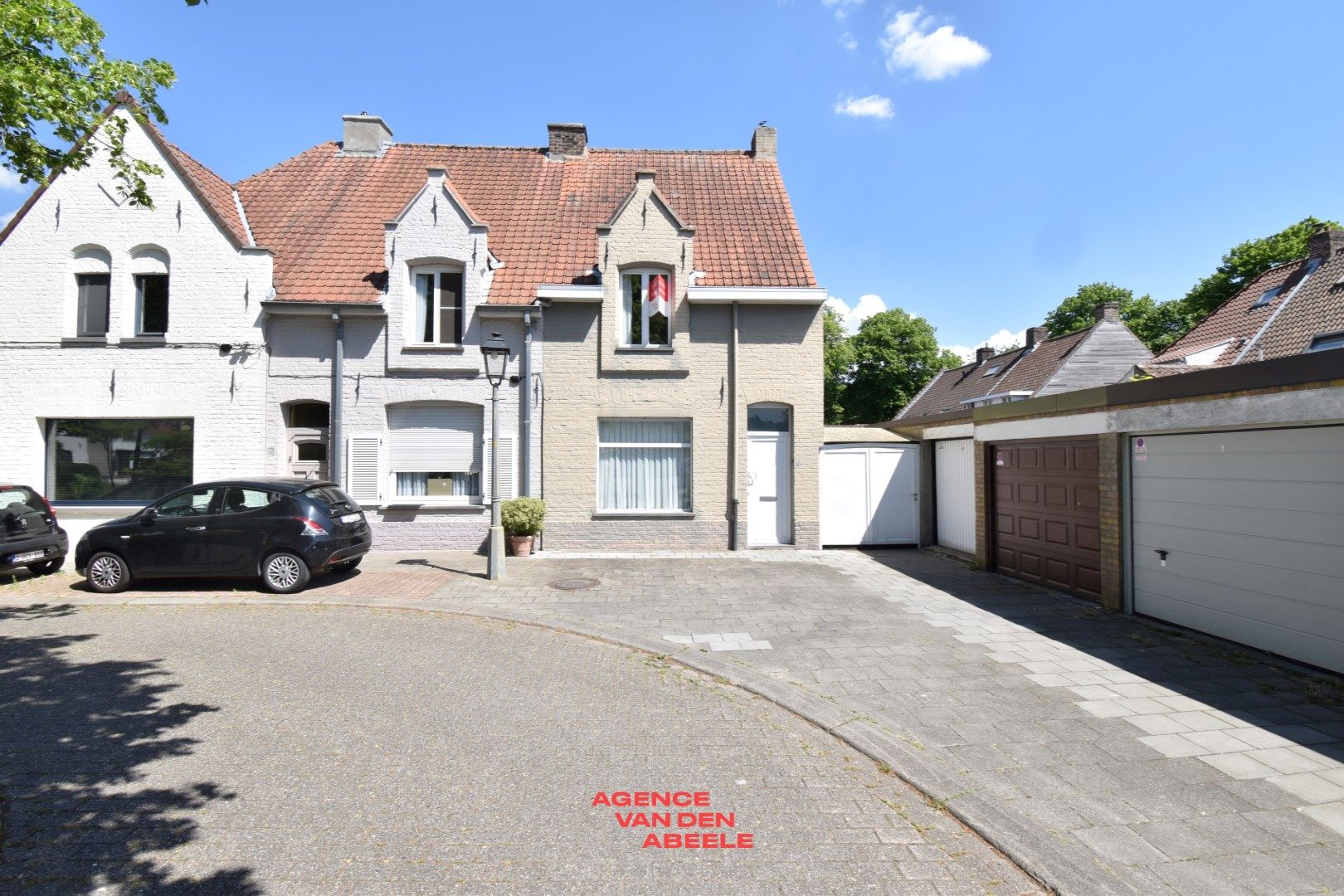 ()=>{if(producerUpdateValueVersion(node),producerAccessed(node),node.value===ERRORED)throw node.error;return node.value} Sint-Pietersplein 6 - - 8000 Brugge