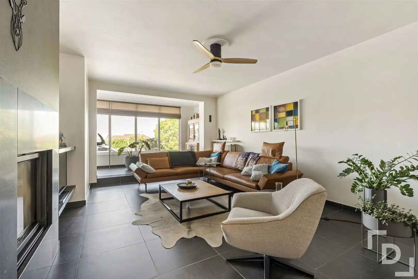 Ruime handelszaak met woonst & verhuurd appartement te koop in Poelkapelle. foto 4