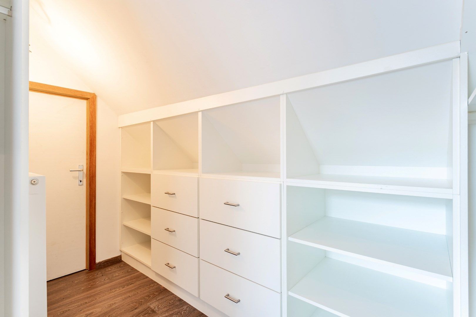 Instapklare woning met 3 slaapkamers, tuin en uitstekende ligging te Halle foto 20