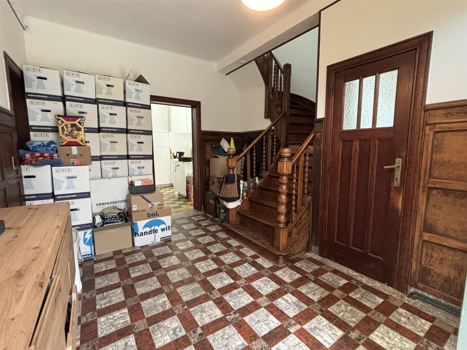 Prachtige, gerenoveerde woning met 4 slaapkamers foto 5