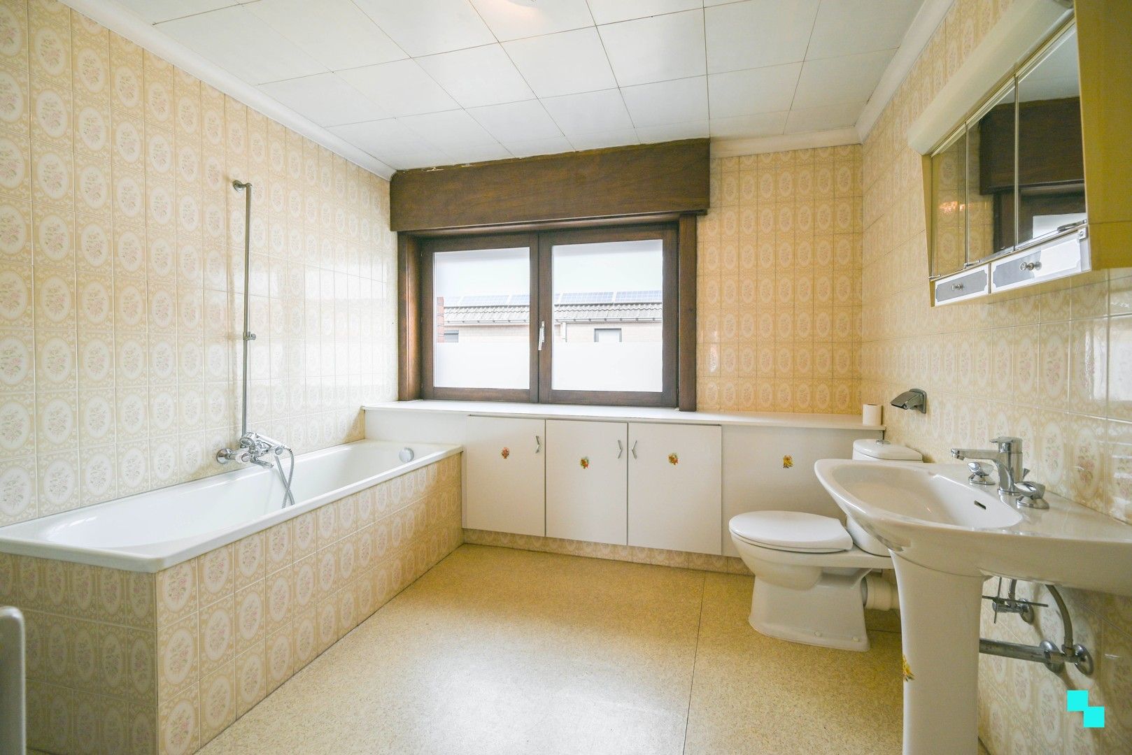 Ruime woning met garage in het centrum van Meulebeke foto 18