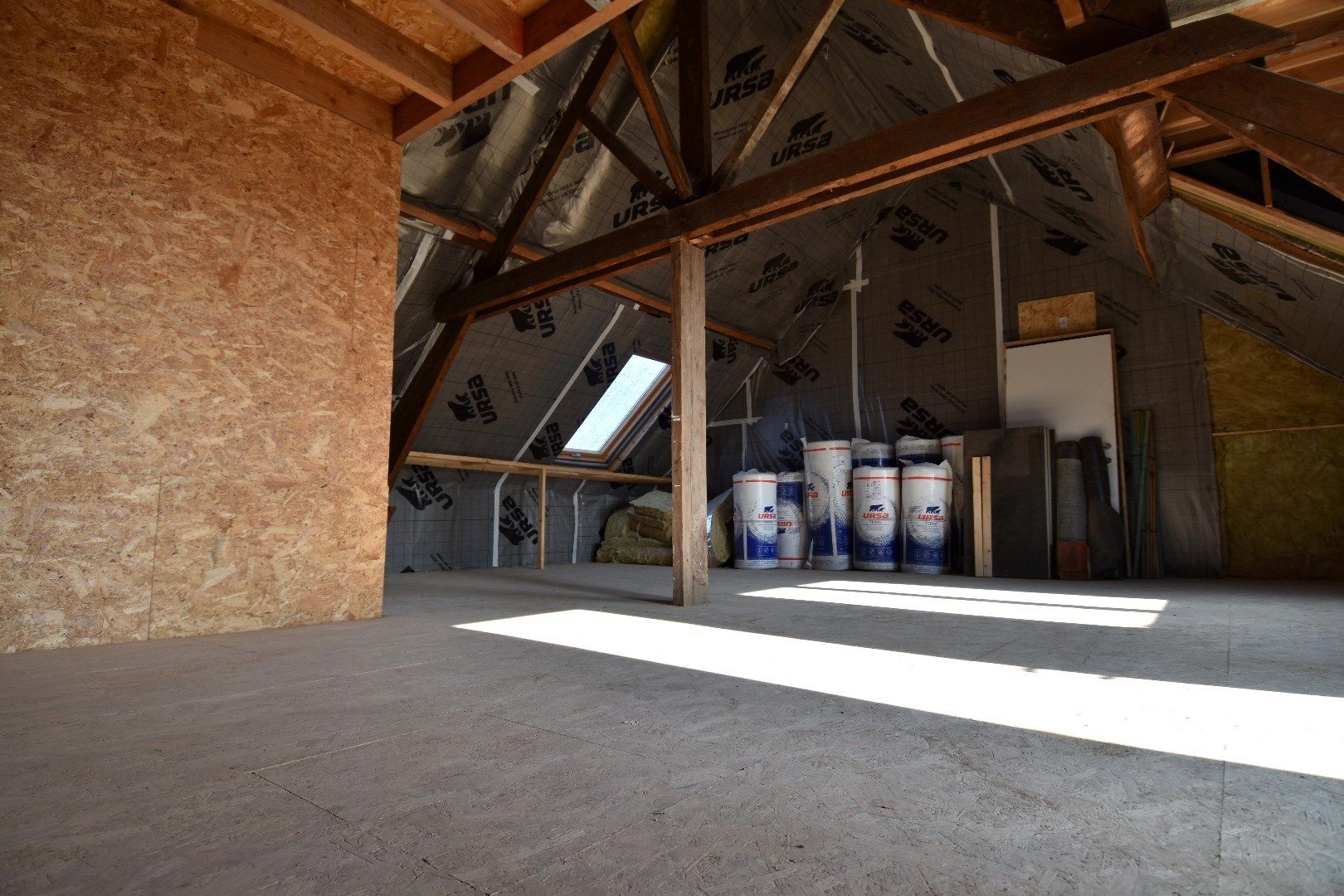 Opslagruimte/loods/hangar te koop in een gegeerde straat te Menen foto 7