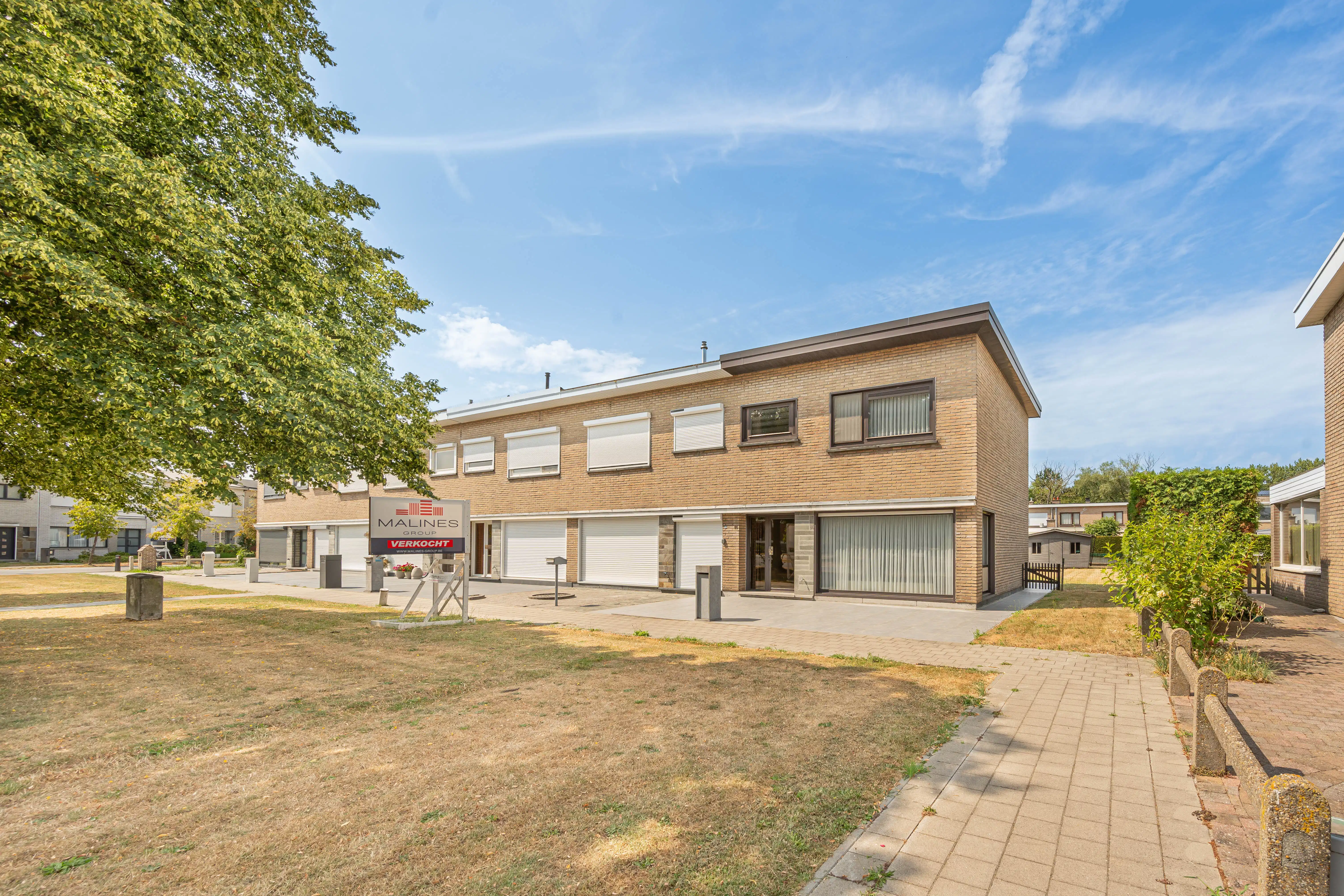 Gezinswoning met 3 slaapkamers, garage en tuin foto 18