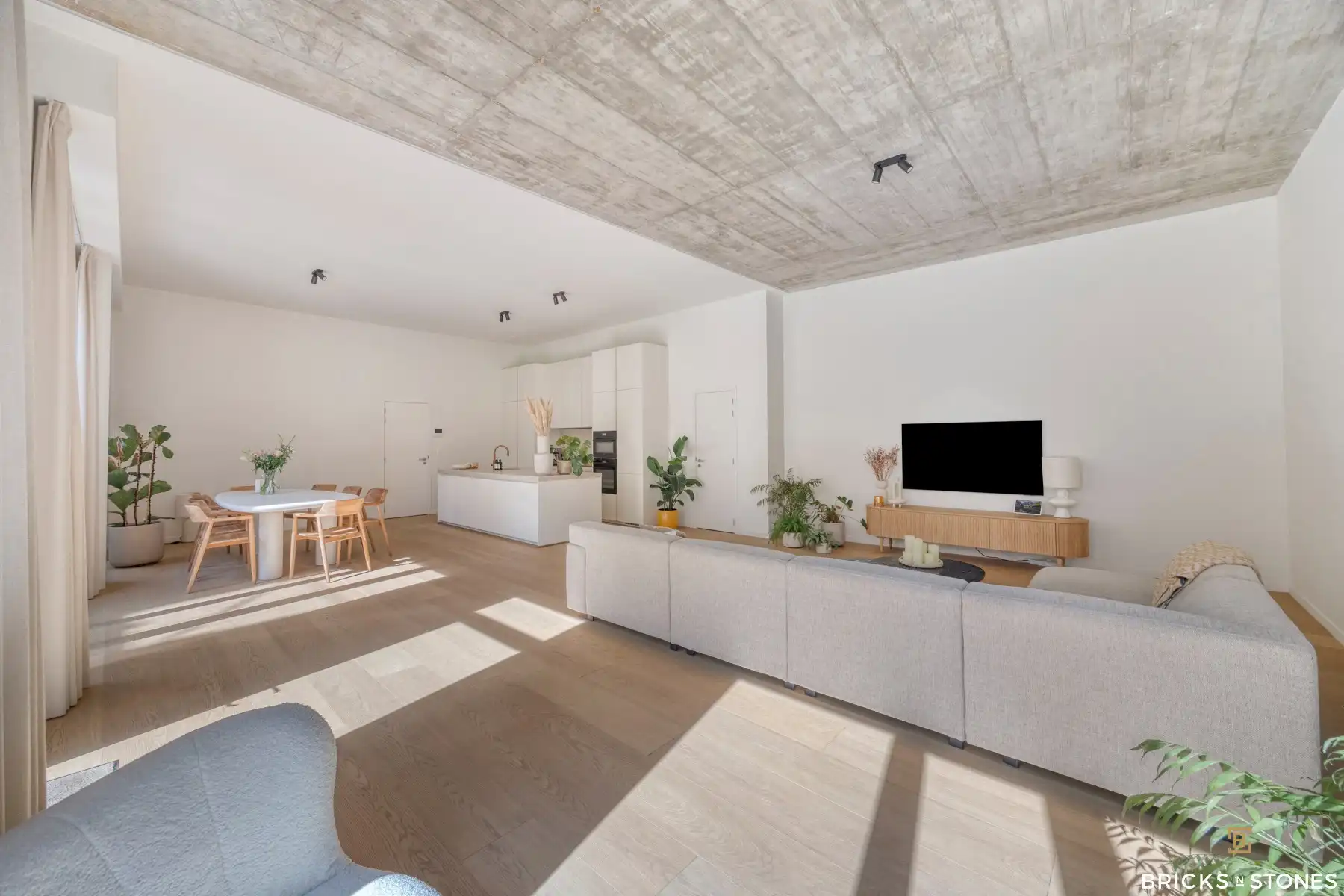 Verborgen parel: gelijkvloers appartement met terras foto 9