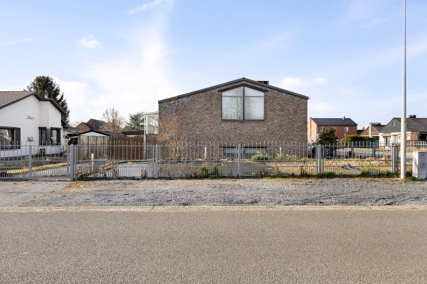 Ruime hoekwoning in Houthalen-Oost met enorm potentieel! foto 7