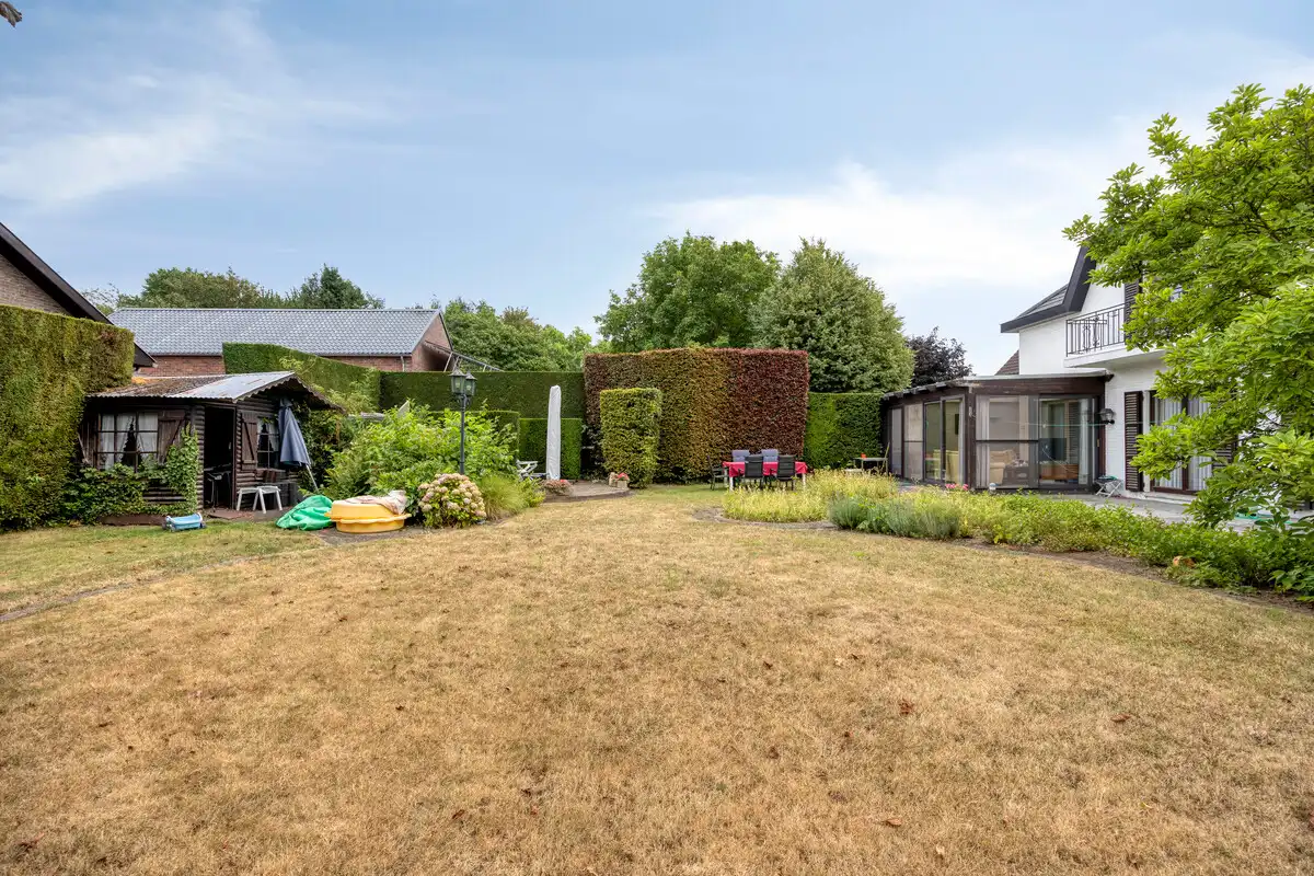 ROYALE WONING MET DOKTERSPRAKTIJK TE BILZEN HOESELT. foto 40