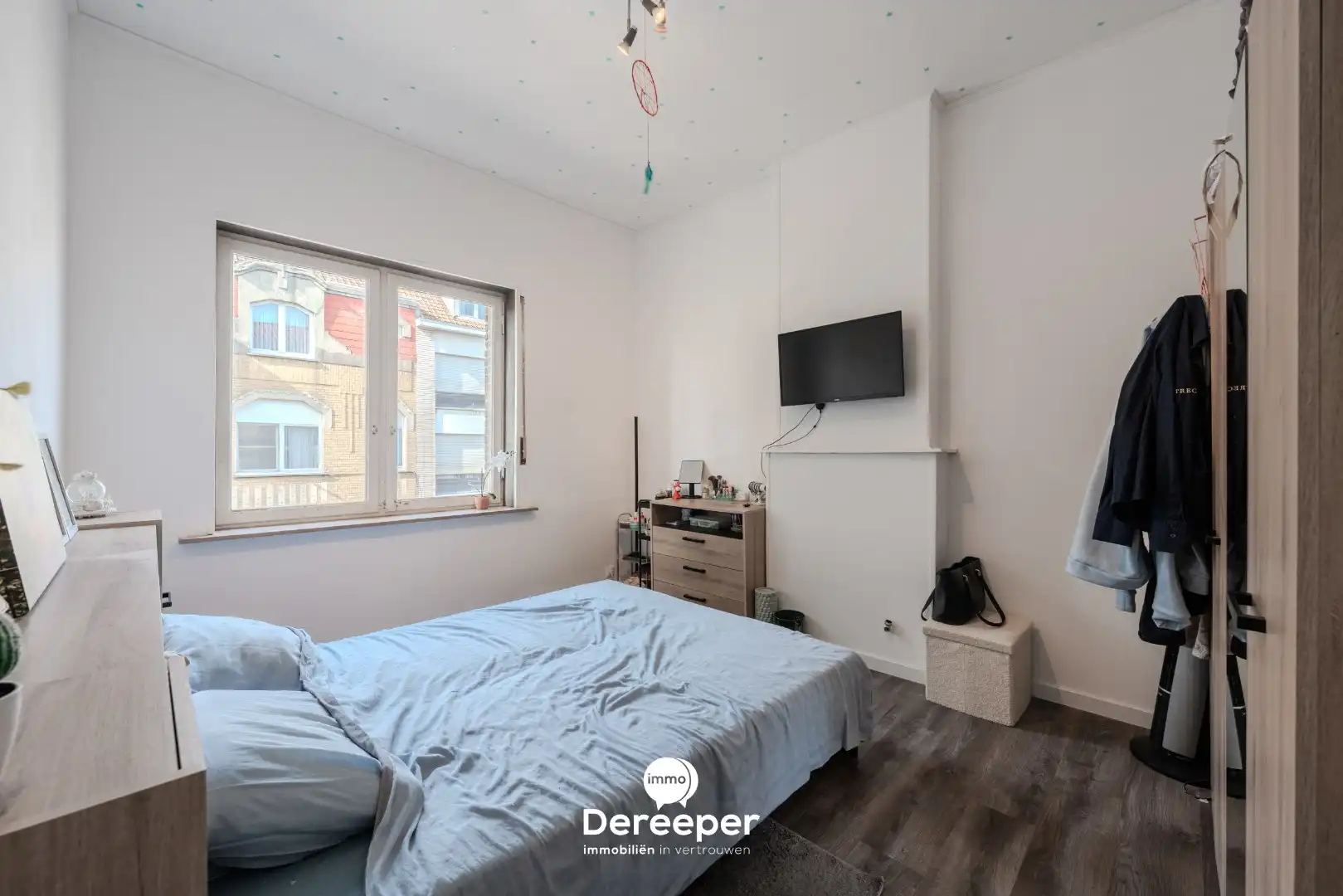 Ruime, grotendeels gerenoveerde gezinswoning met 4 slaapkamers in Oostende foto 13