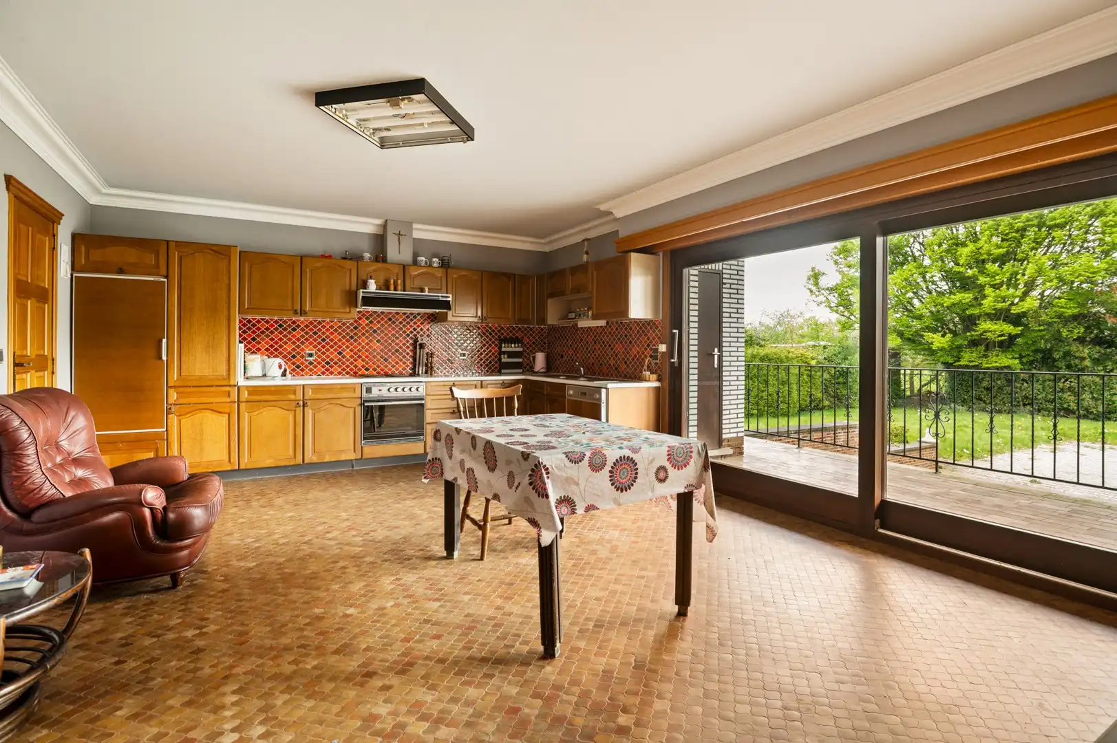 Gelijkvloerse woning met veel potentieel op een ruim perceel nabij het centrum van Herselt! foto 8