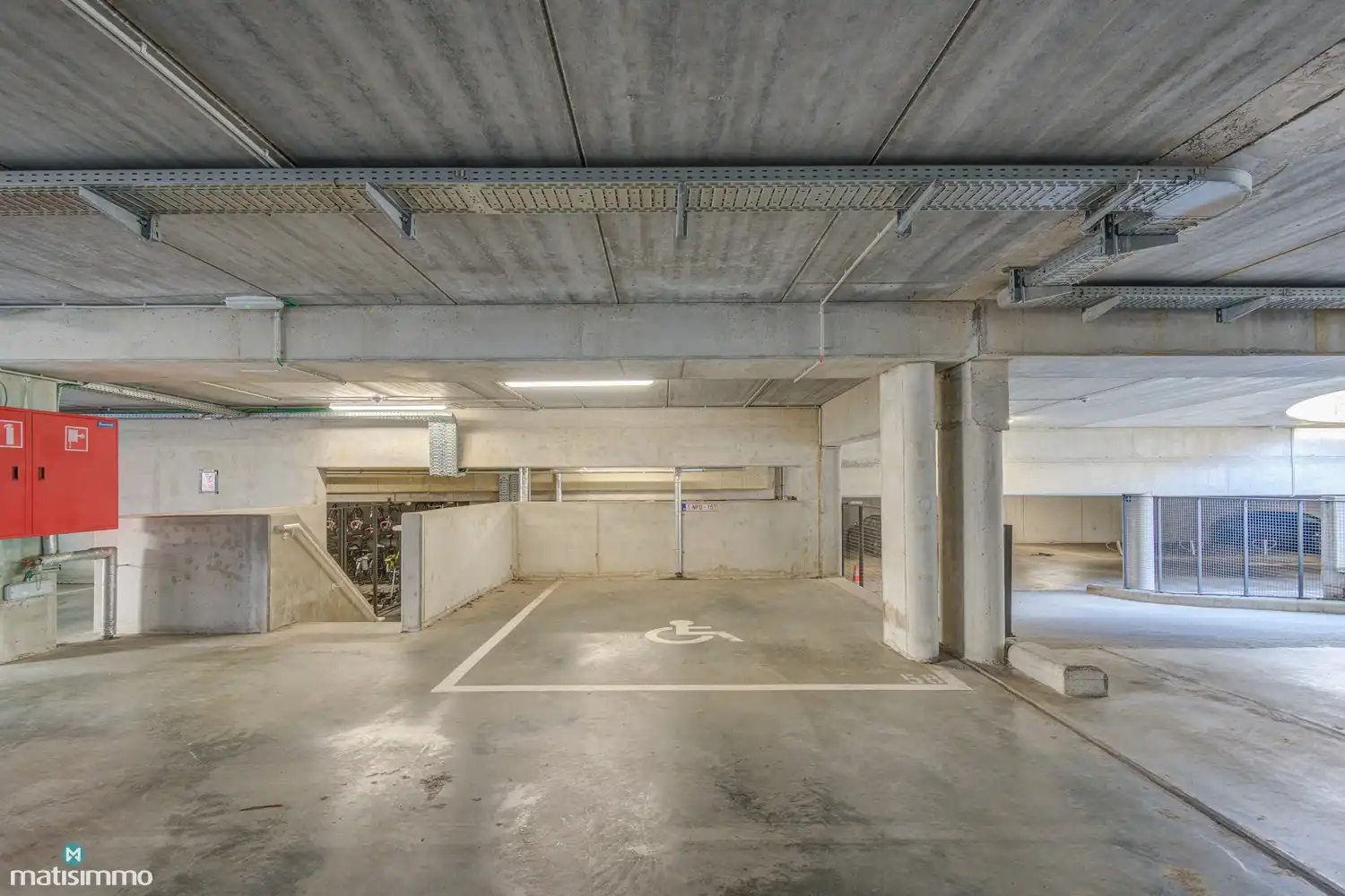 MODERN AFGEWERKT APPARTEMENT MET OVERDEKT TERRAS, KELDERBERGING EN RUIME AUTOSTAANPLAATS NABIJ HASSELT CENTRUM foto 22