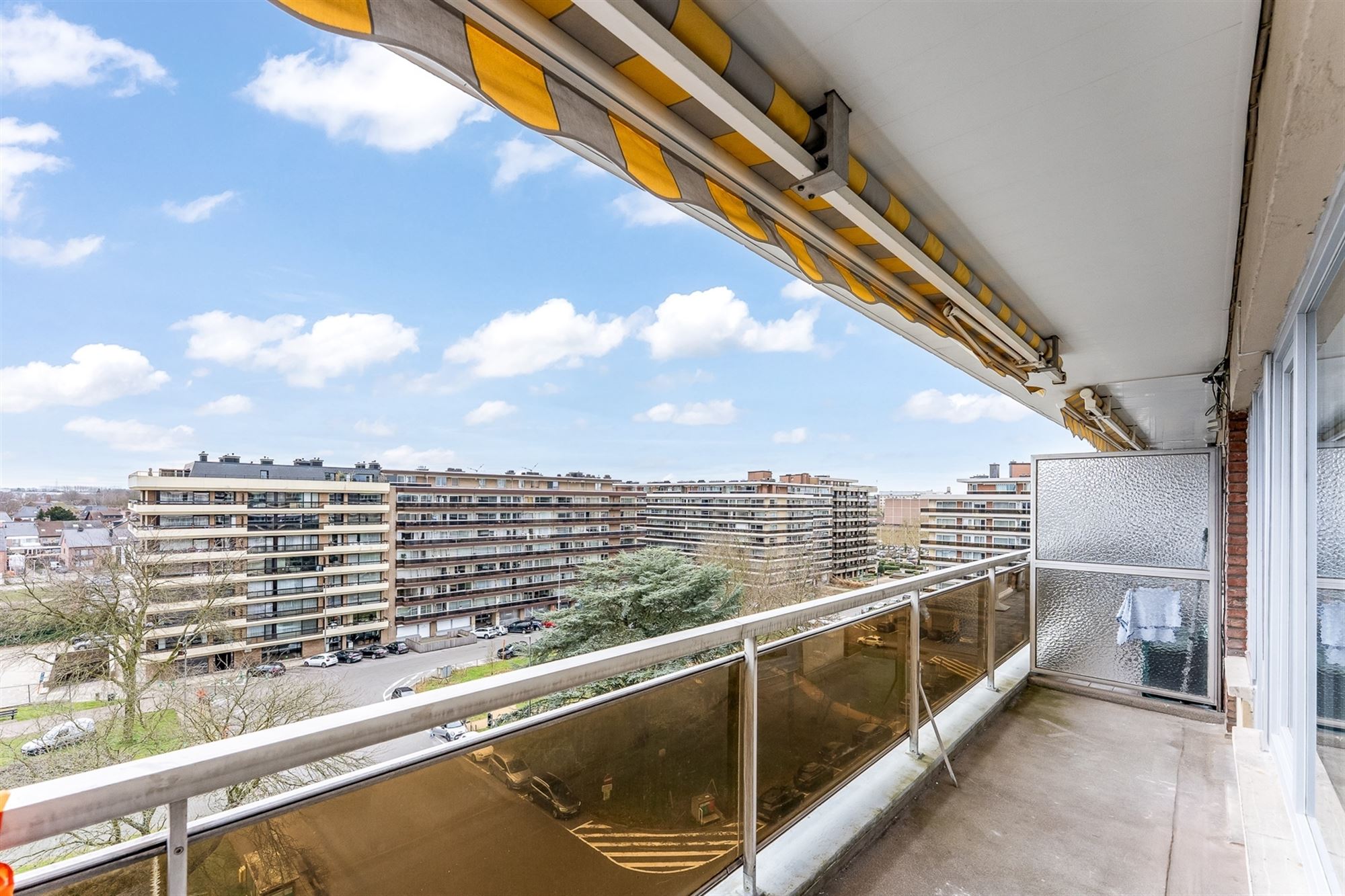 INSTAPKLAAR EN VERNIEUWD 1 SLAAPKAMER APPARTEMENT OP WANDELAFSTAND VAN HET CENTRUM foto 18