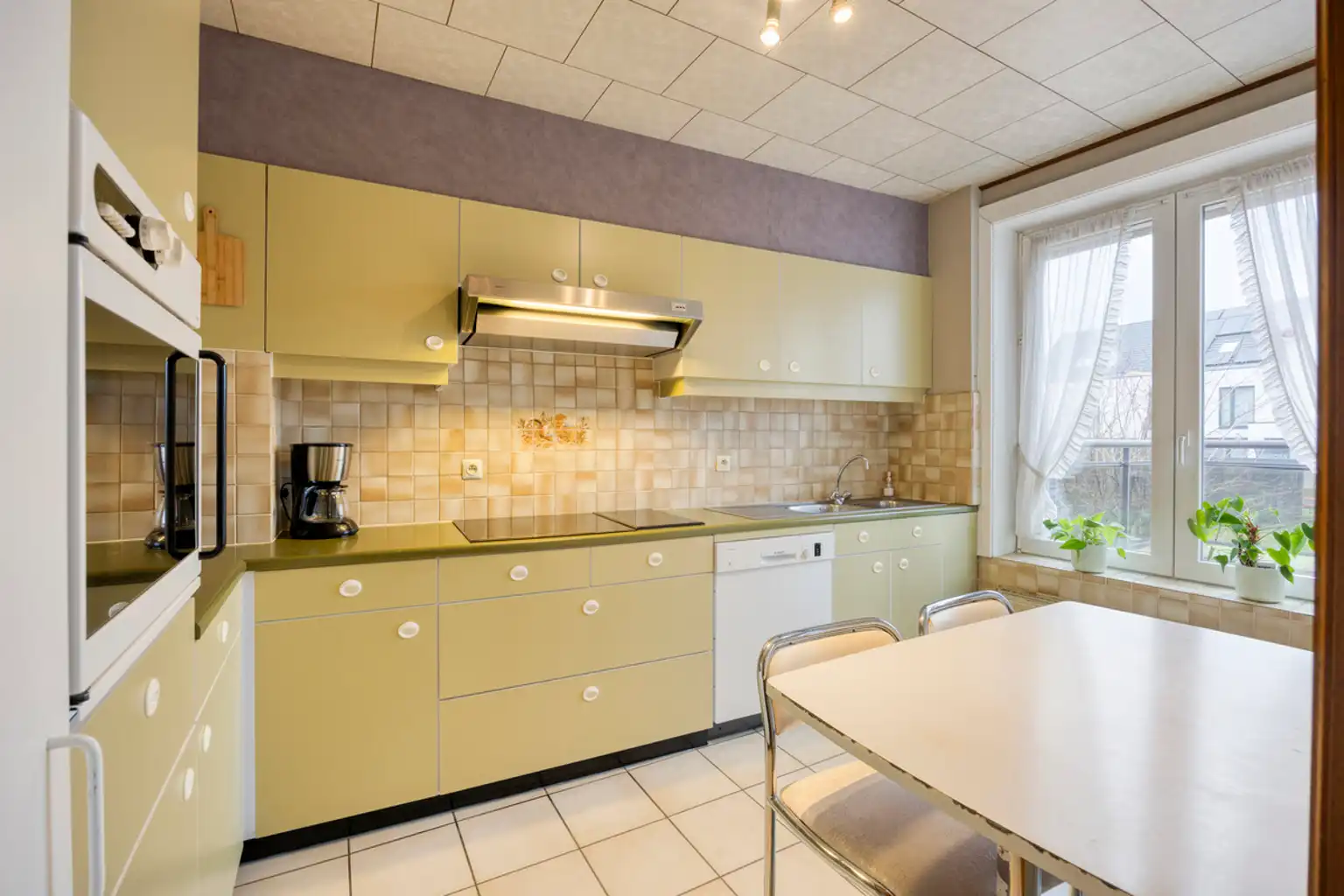 Goed onderhouden, instapklare bel-etagewoning in Zellik foto 8