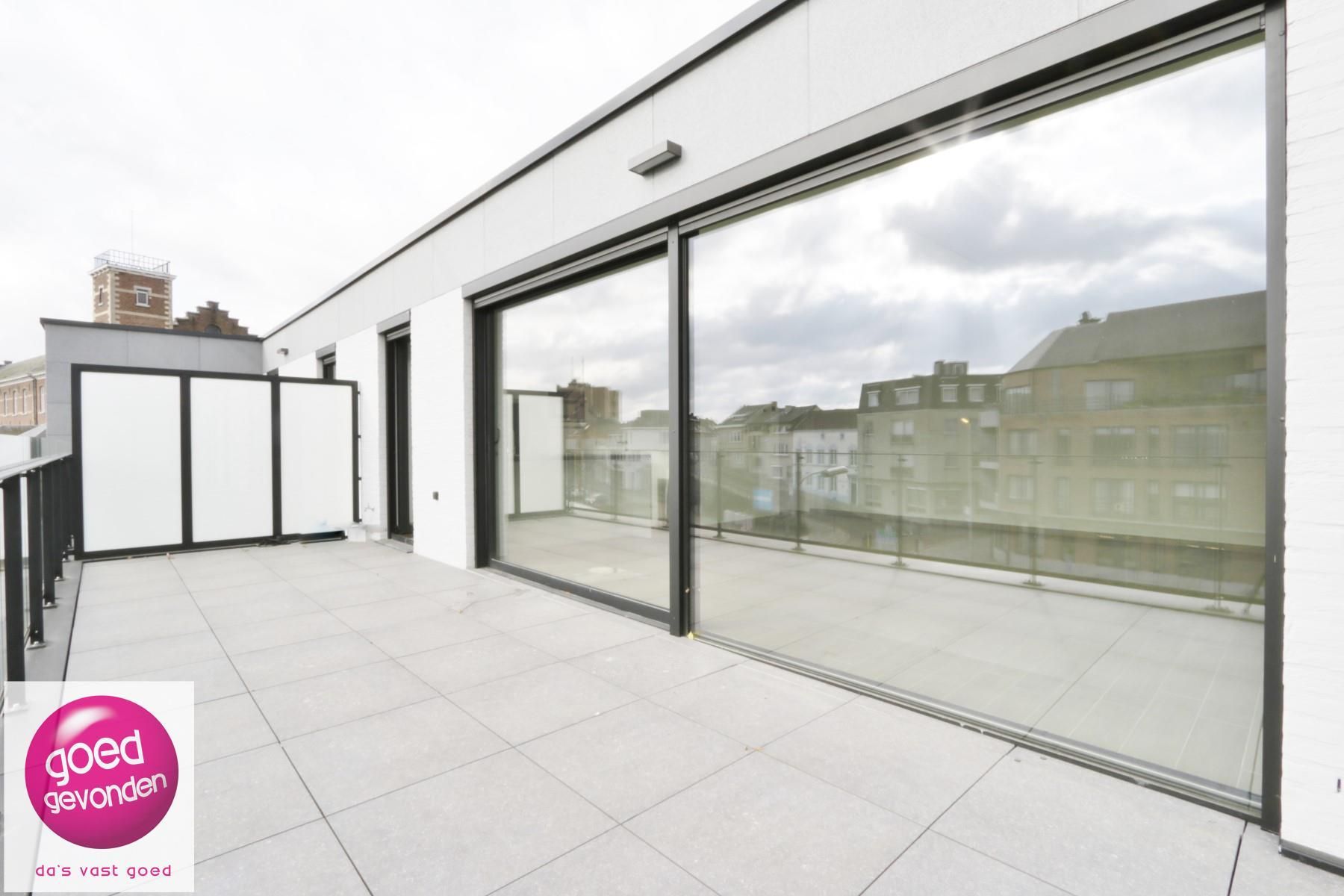 APP - 2 SLK - PRACHTIG TERRAS - KELDER - GARAGE - LIFT foto 9