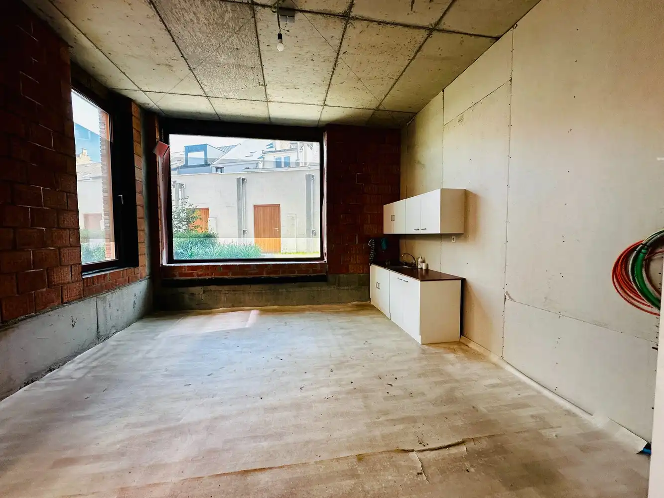 LAATSTE NIEUWBOUW COMMERCIËLE UNITS IN HET HIPPE PORTIER 51 foto 2