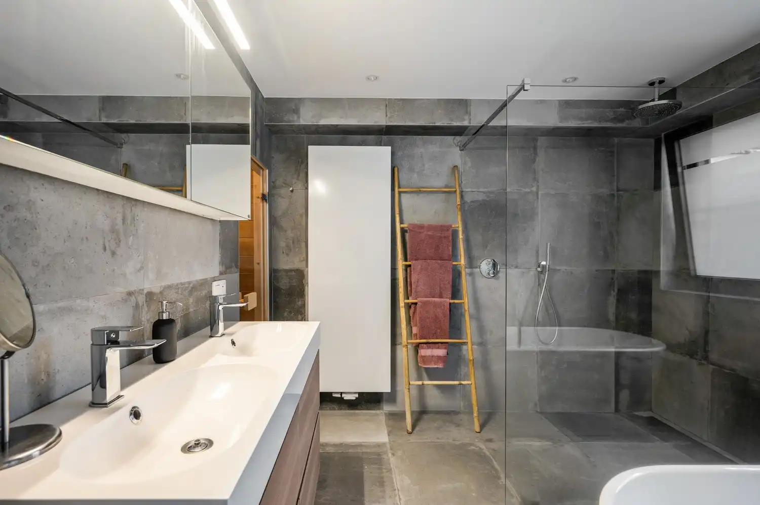 Woning met 4 slpkrs en gezellige tuin te Lier foto 4