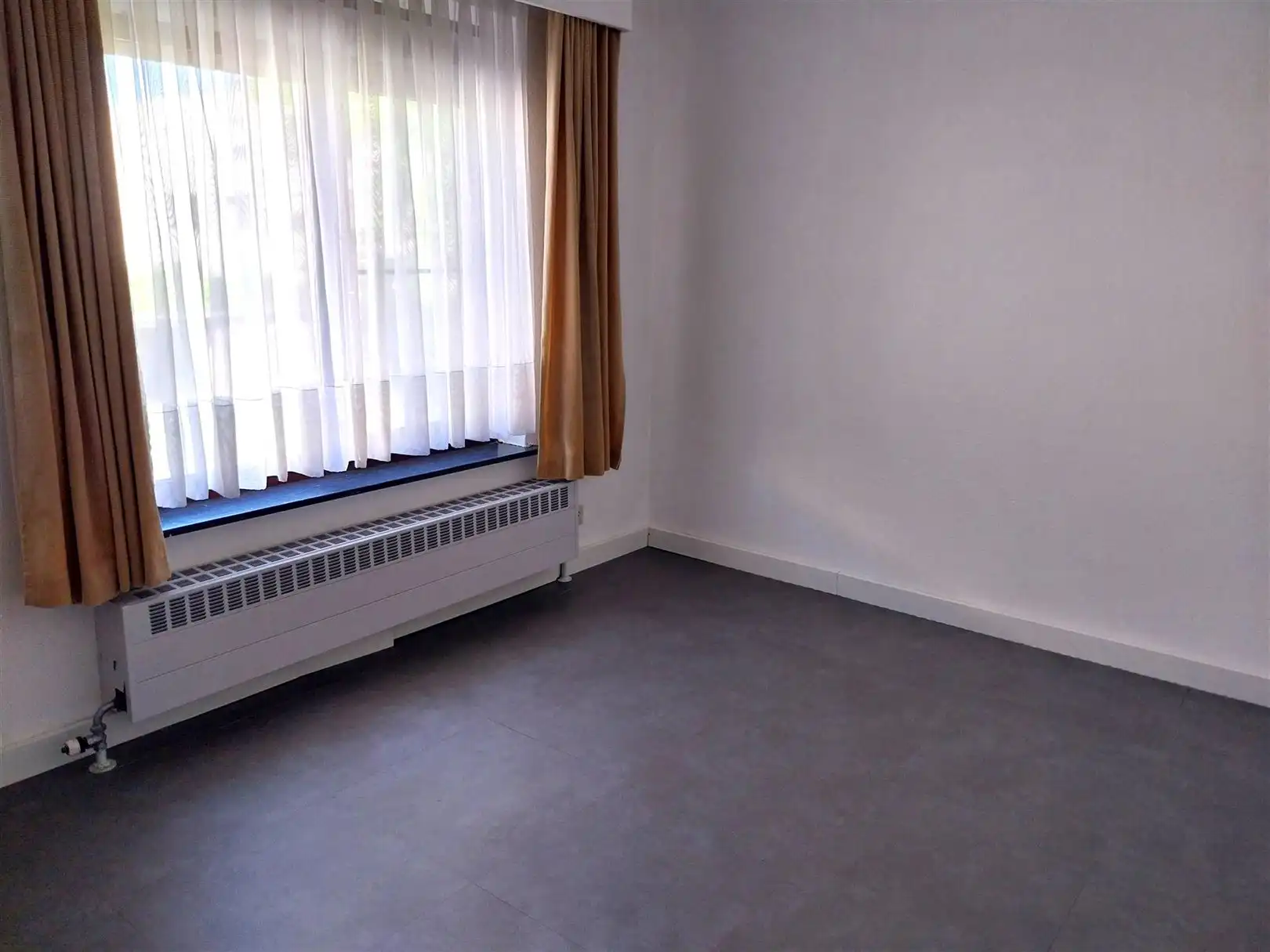 TE HUUR: Gesloten bebouwing met 3 slaapkamers in Aarschot! foto 16